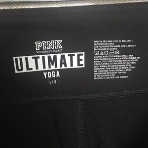 Victoria’s Secret Pink yoga capris